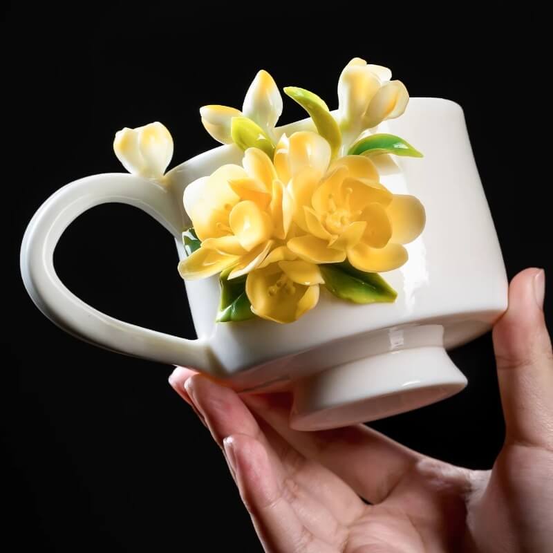 A06-186A-2 Golden Winter Blossom Mug