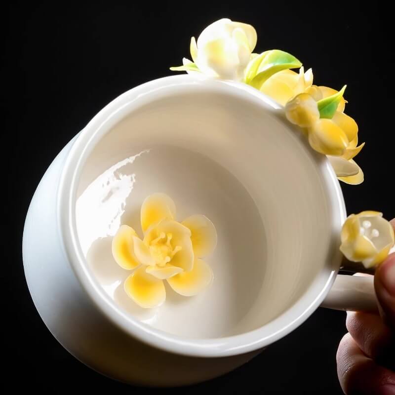 A06-186A-3 Golden Winter Blossom Mug