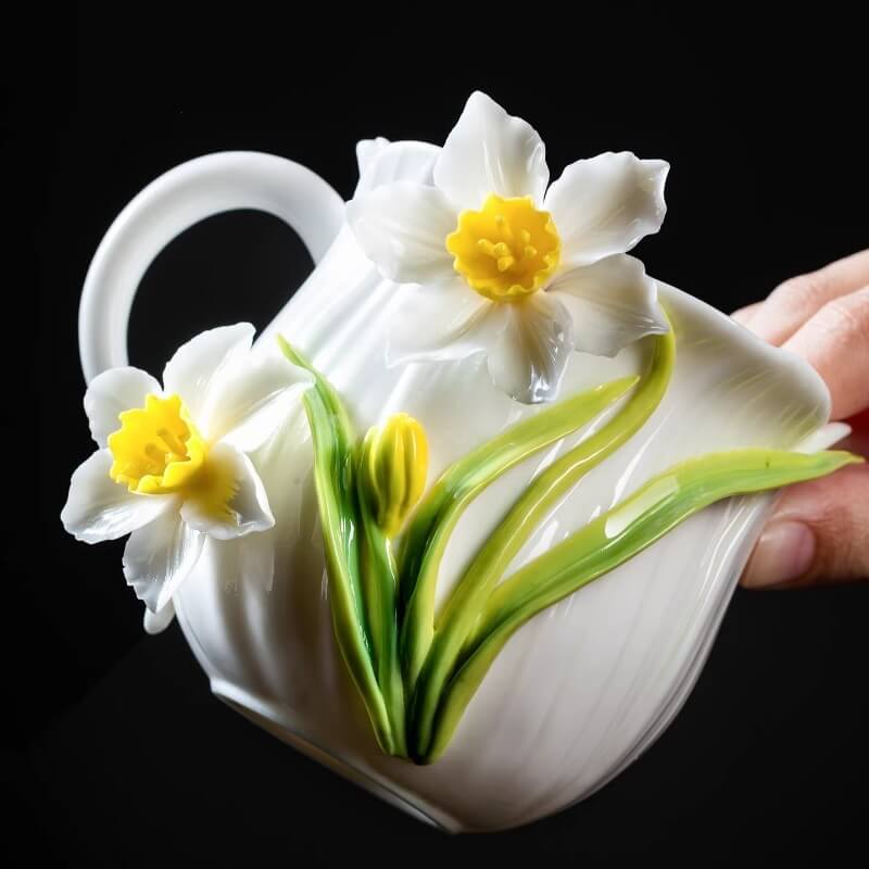 A06-190A-3 Sculpted Daffodil Art Mug