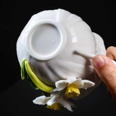 A06-190A-4 Sculpted Daffodil Art Mug