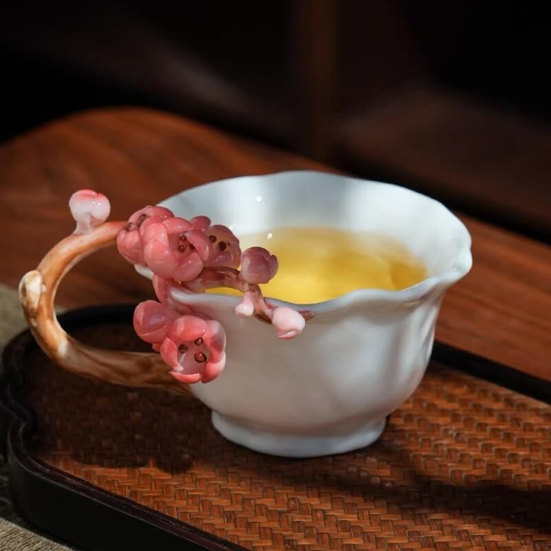 A06-198A-2 Plum Branch Handle Art Mug