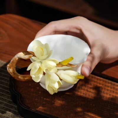 A06-198B-3 Sculpted Magnolia Art Mug