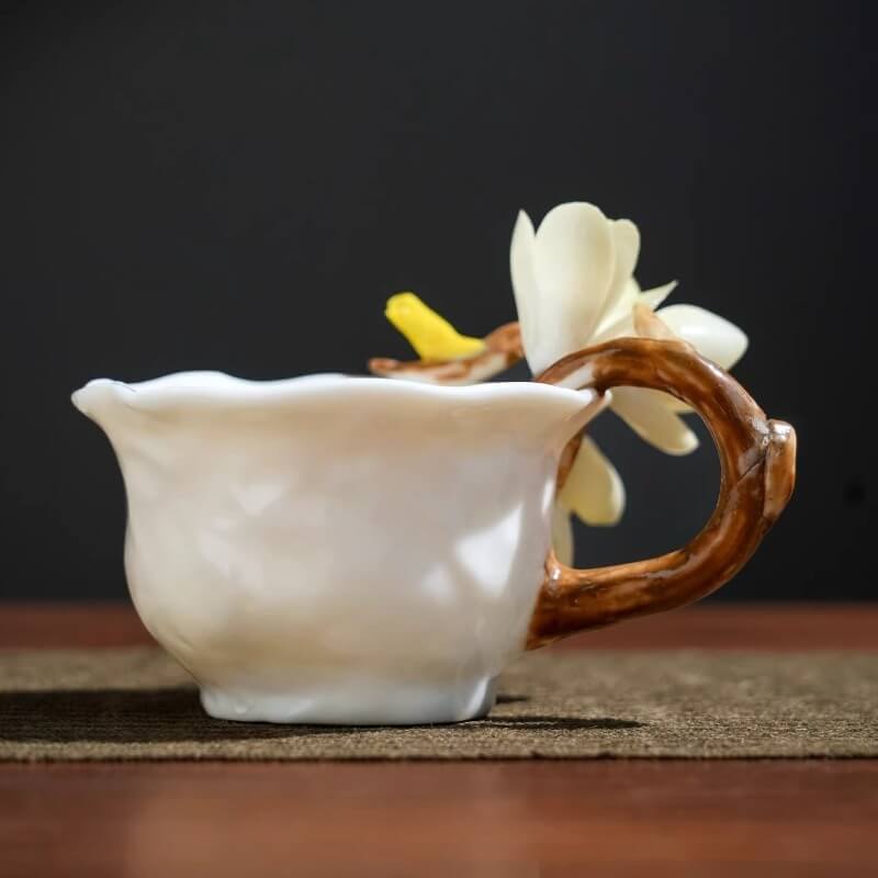 A06-198B-4 Sculpted Magnolia Art Mug