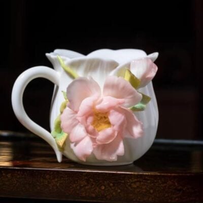 A06-207A-1 Sculpted Peony Art Mug