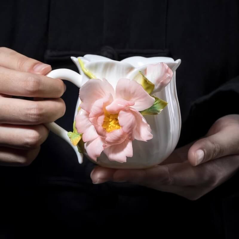 A06-207A-2 Sculpted Peony Art Mug
