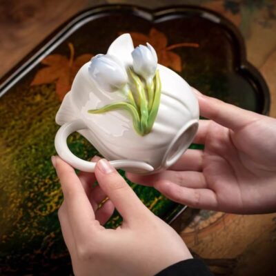 A06-210A-1 Sculpted Tulip Mug