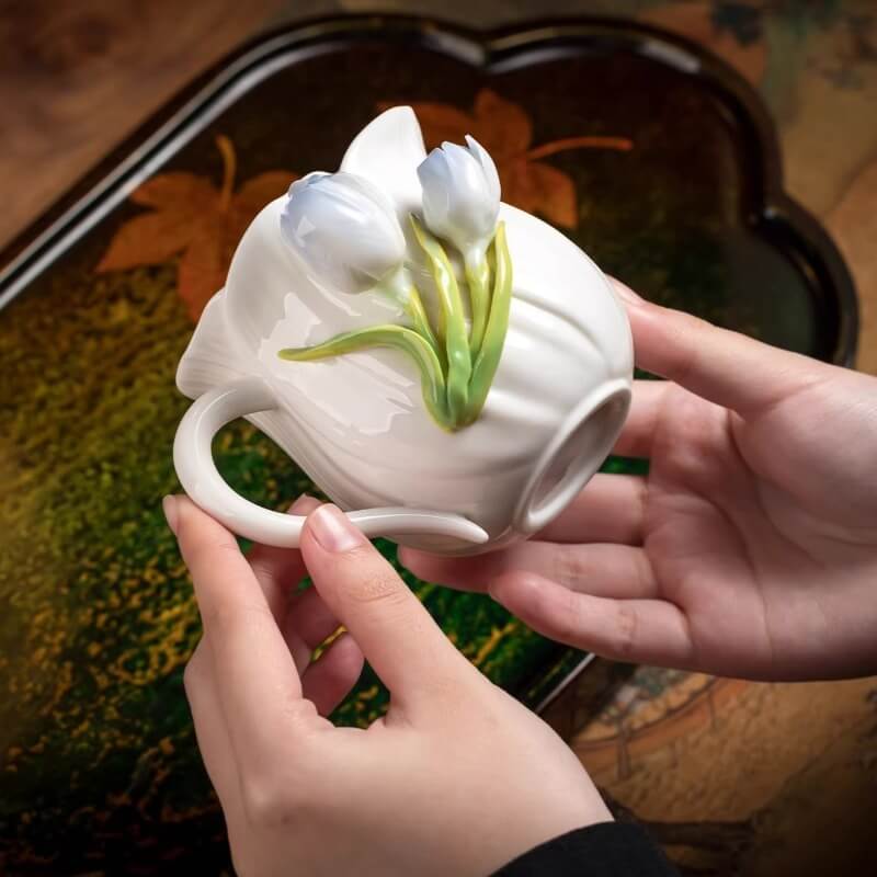 A06-210A-1 Sculpted Tulip Mug
