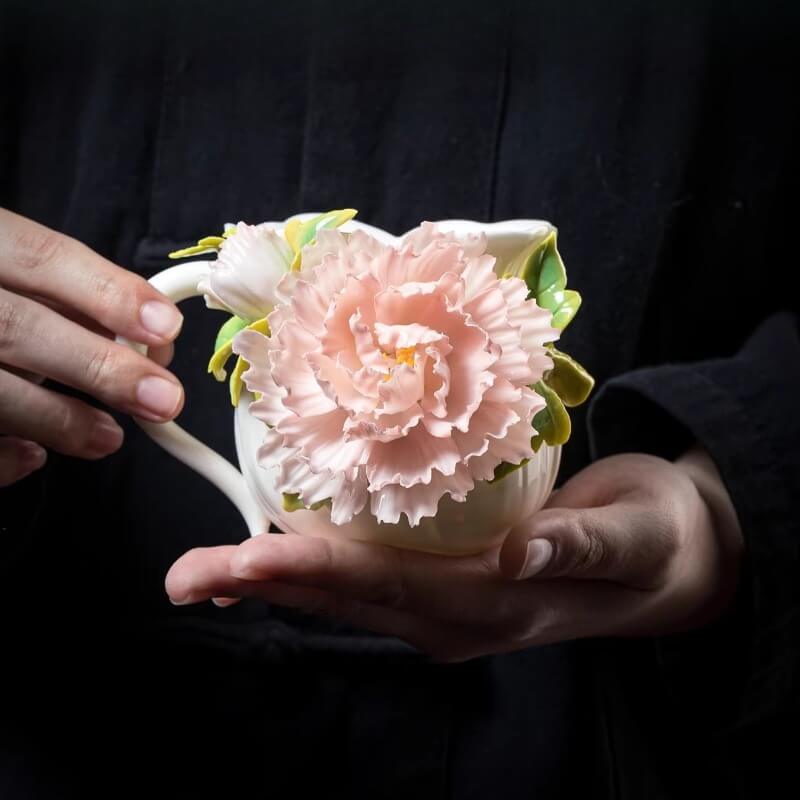 A06-213A-1 Sculpted Peony Art Mug