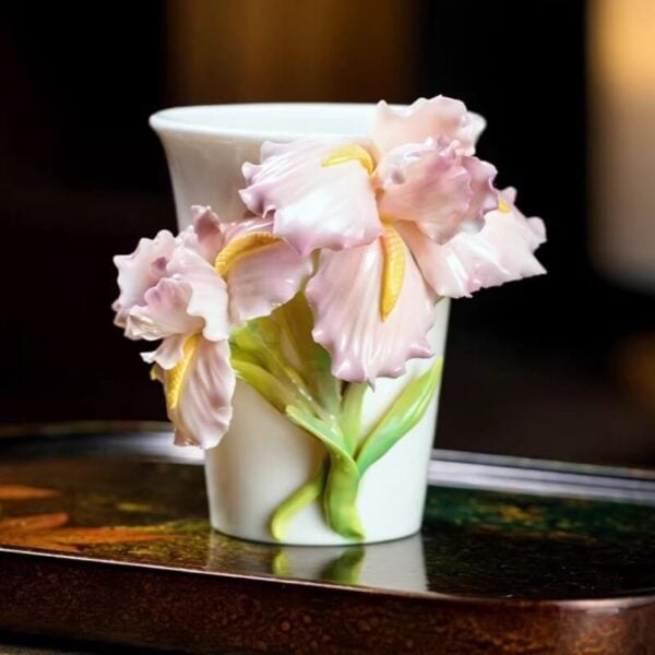 A06-224A-1 Sculpted Iris Art Mug