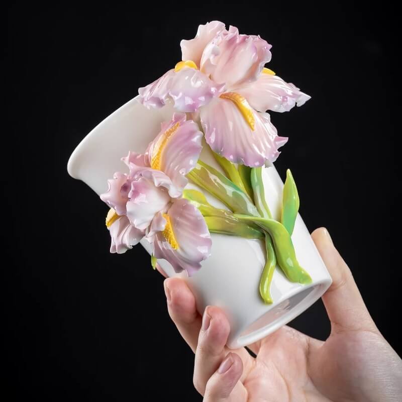 A06-224A-2 Sculpted Iris Art Mug