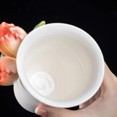 A06-225A-3 Sculpted Tulip Art Mug