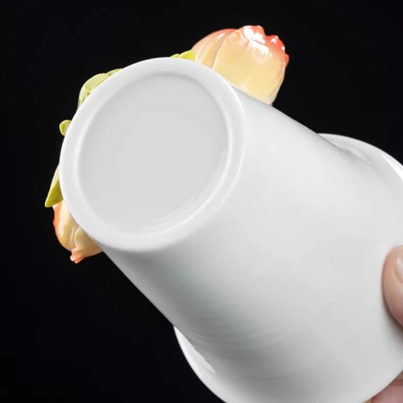 A06-225A-5 Sculpted Tulip Art Mug