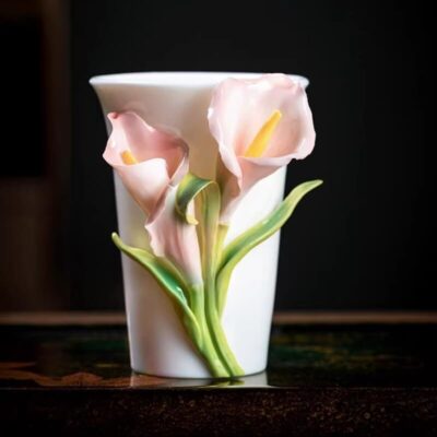 A06-226A-1 Sculpted Calla Lily Art Mug