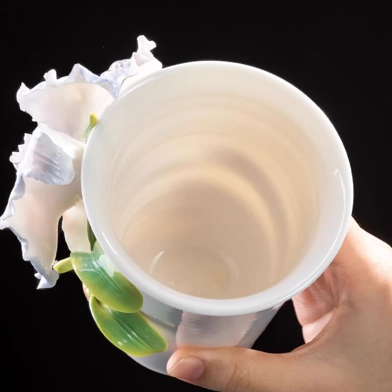 A06-235A-4 Sculpted Iris Art Mug