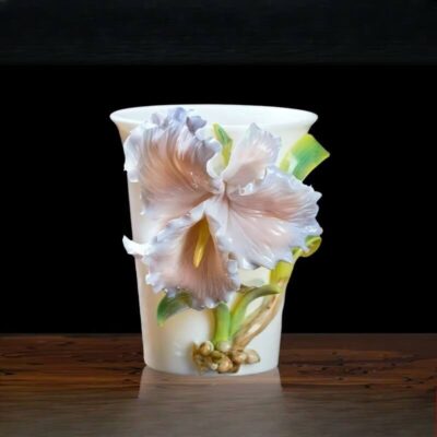 A06-235A Sculpted Iris Art Mug